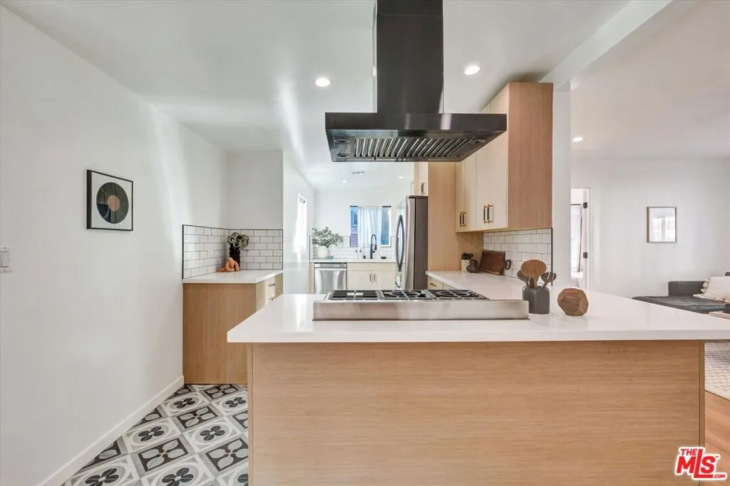 2100 Whitmore Avenue, Los Angeles, California 90039 home-pic-8